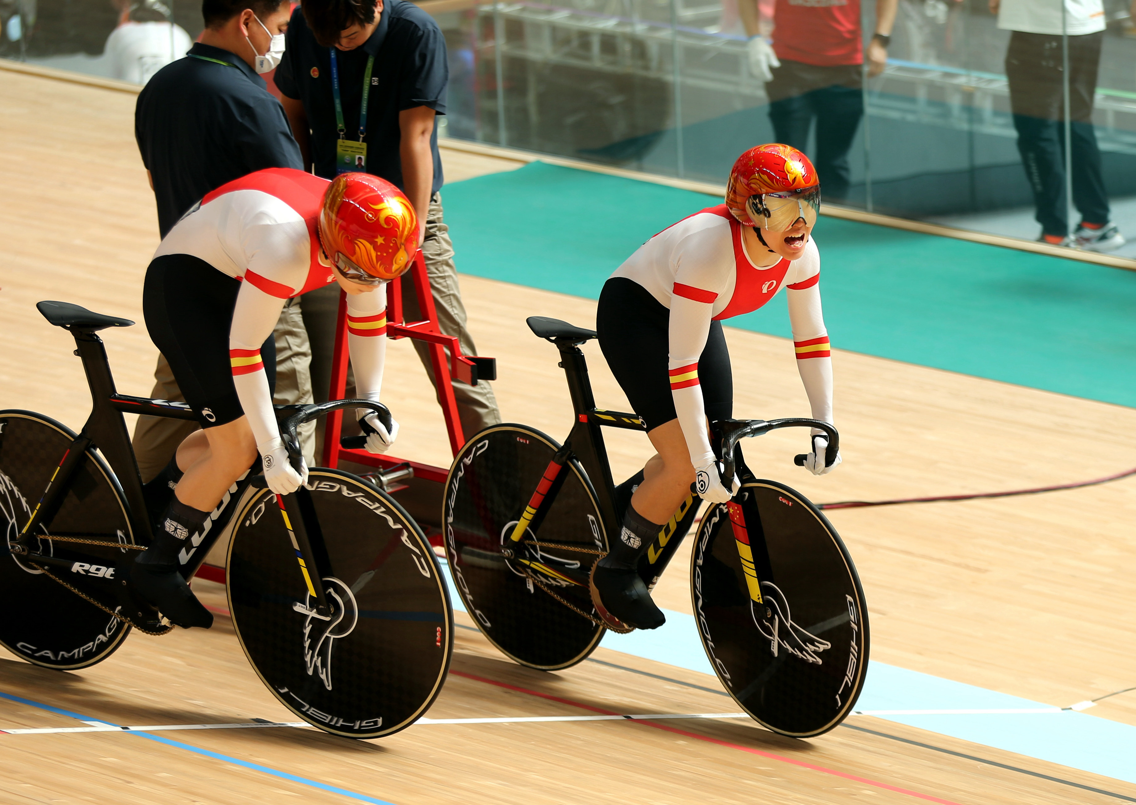 关于科隆城市球队全力以赴，一举夺冠的信息