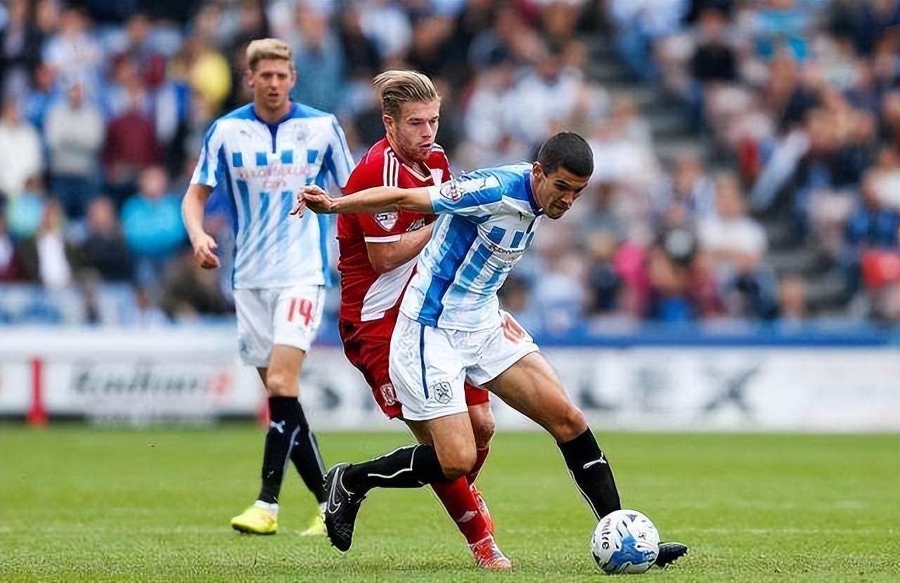 包含沃尔夫斯堡力争取得三分保持不败的词条