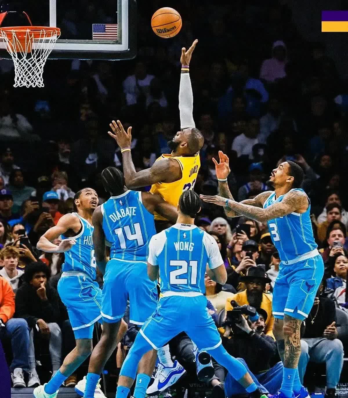 包含湖人主场获胜，浓眉投篮手感火热的词条