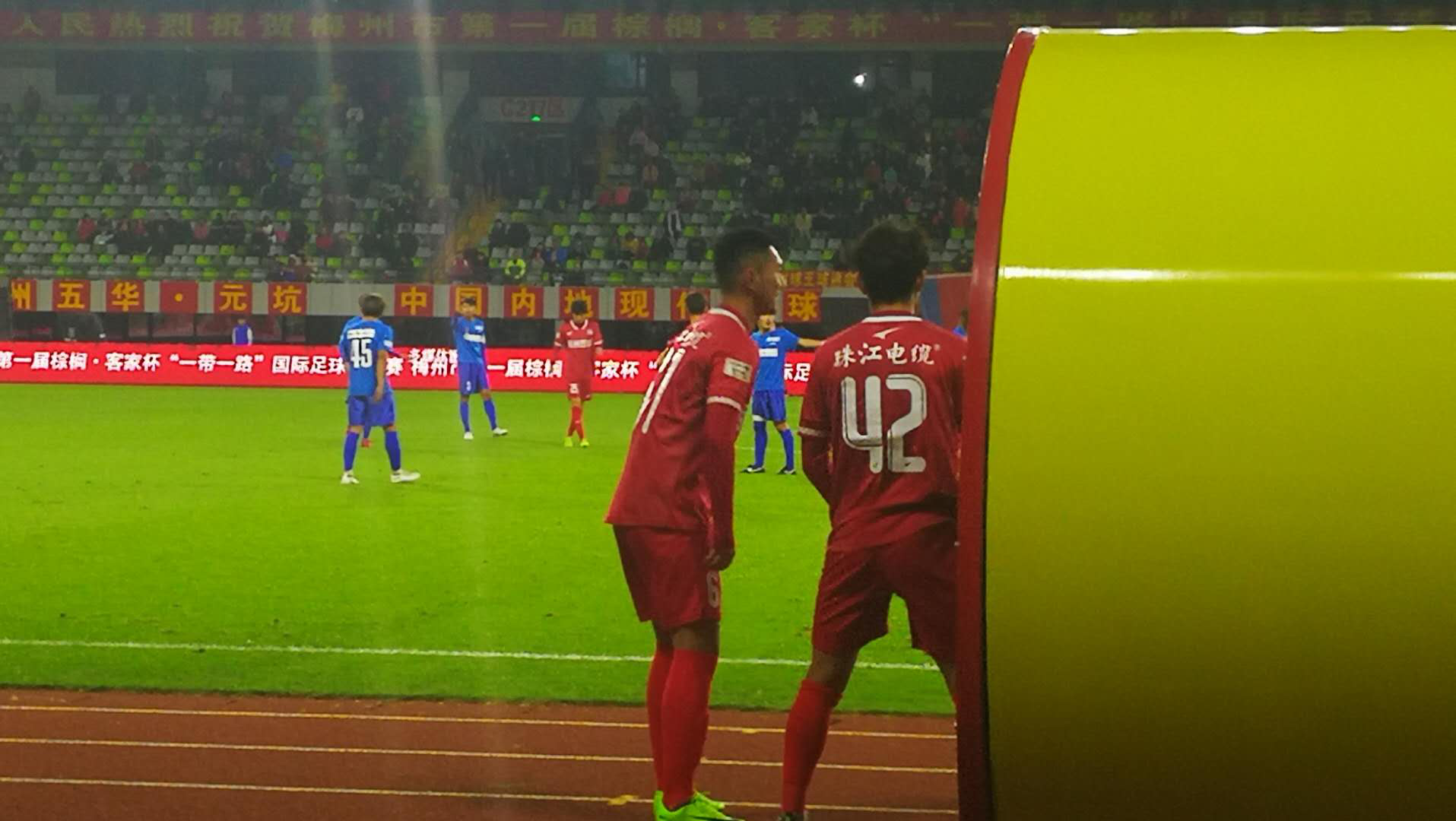 关于巴西笑傲比赛，国际足球赛场一路开心的信息